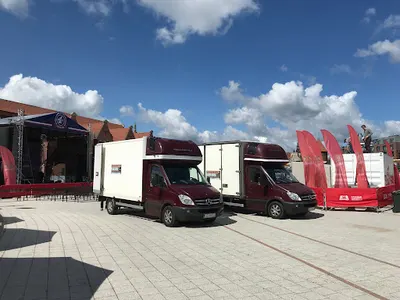 Transport Gdańsk przeprowadzki przewóz towarów mebli wynajem bagażówki busa taxi bagażowe furgonetka opinie